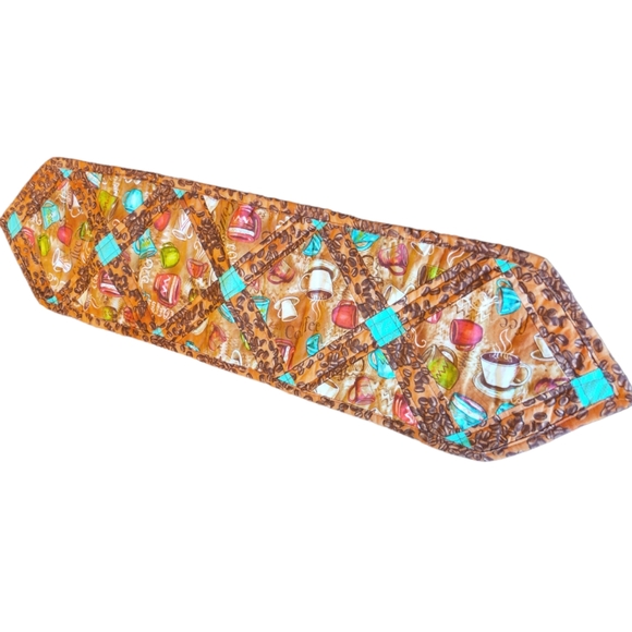 🗺️ Table Runner Homemade Quilted Coffee Cafe Caffeine Themed EUC 32 ½" x  8 ½" - Picture 8 of 12